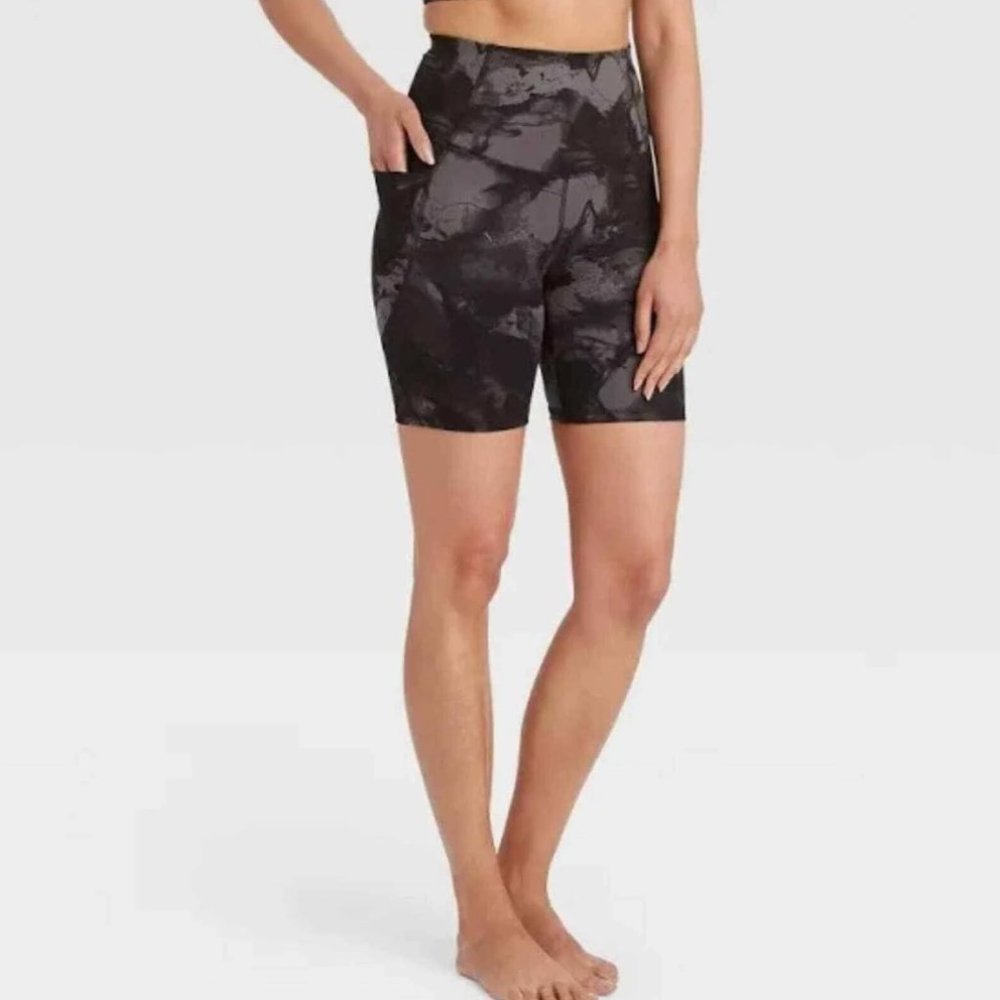All In Motion Women’s Biker Shorts Black Swirl High Rise Power Waist